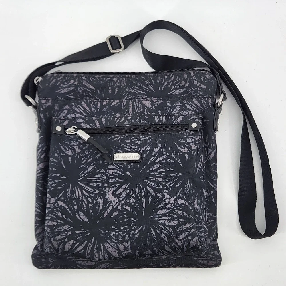 Baggallini Crossbody Bag Black Gray Pattern Lightweight Travel Purse‎